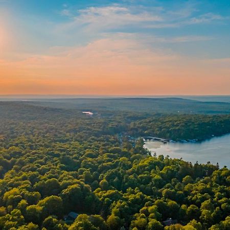 Poconos Ski Retreat With Sauna, Hot Tub, And Game Room Lake Harmony Esterno foto