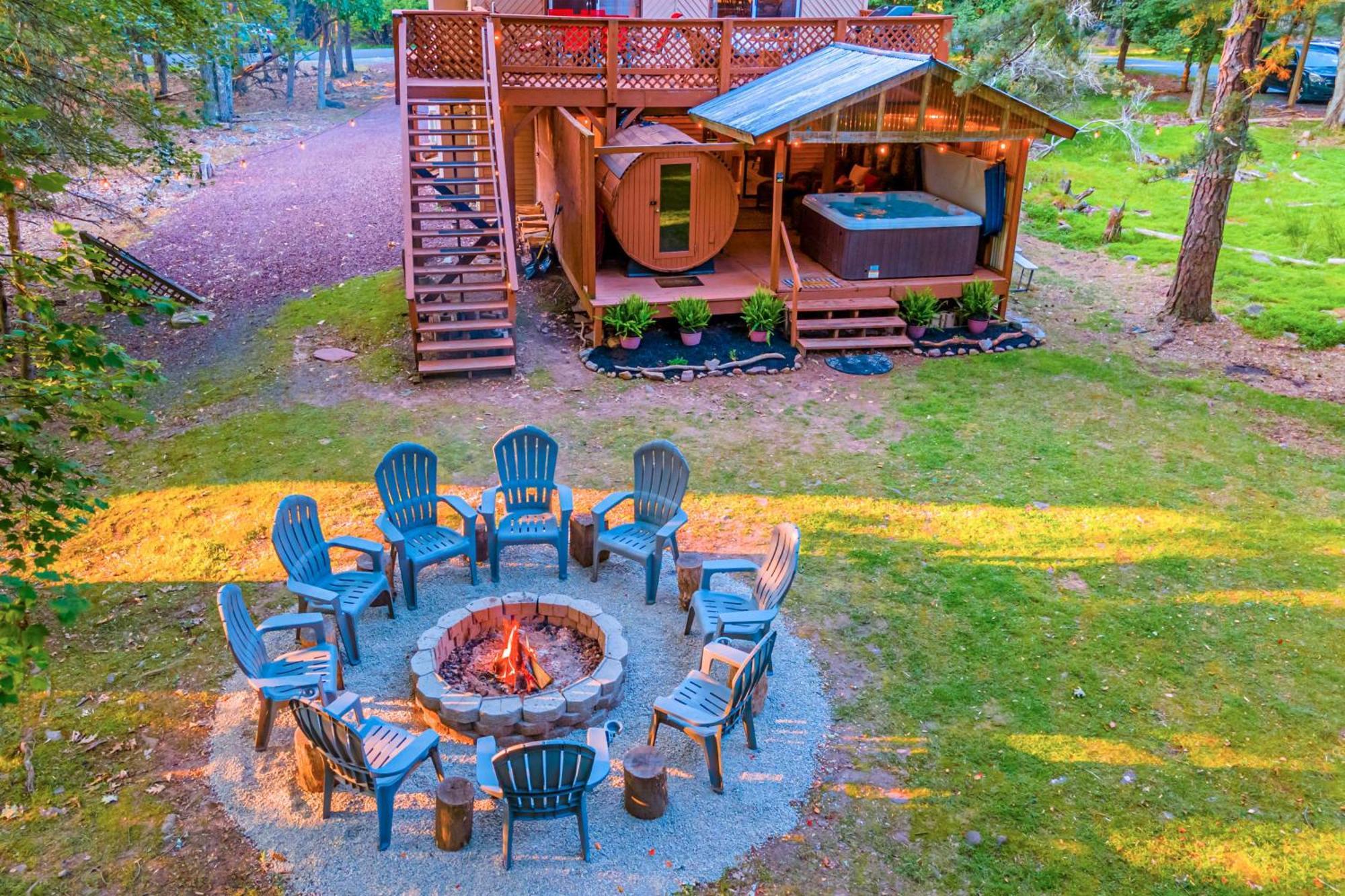 Poconos Ski Retreat With Sauna, Hot Tub, And Game Room Lake Harmony Esterno foto