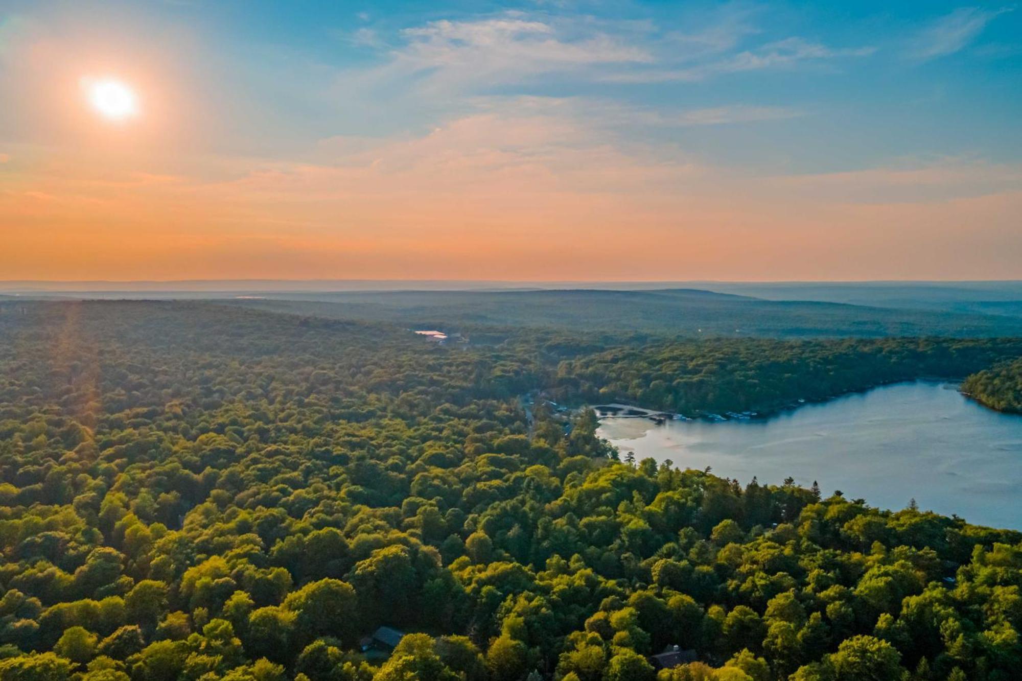 Poconos Ski Retreat With Sauna, Hot Tub, And Game Room Lake Harmony Esterno foto
