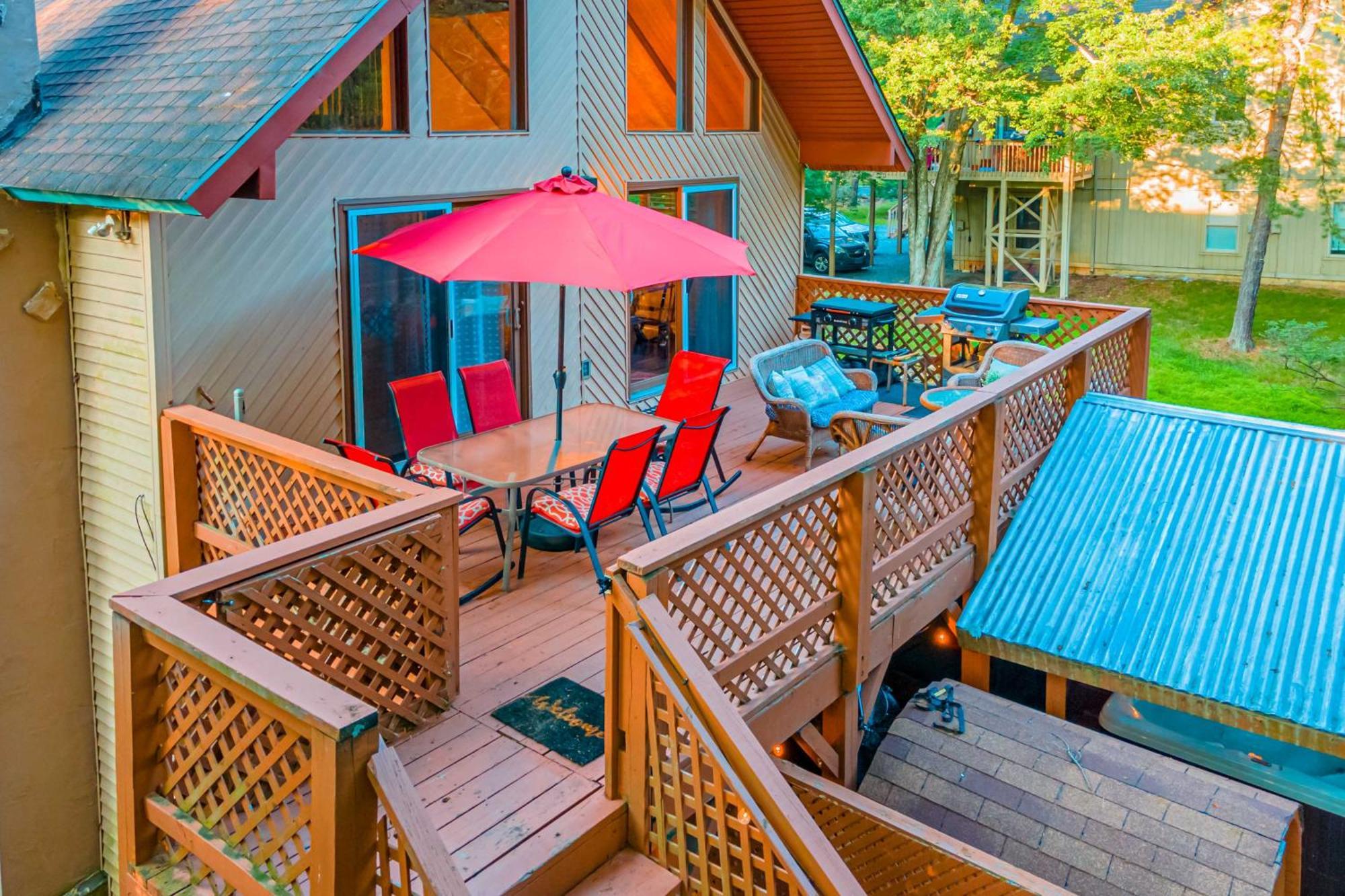 Poconos Ski Retreat With Sauna, Hot Tub, And Game Room Lake Harmony Esterno foto