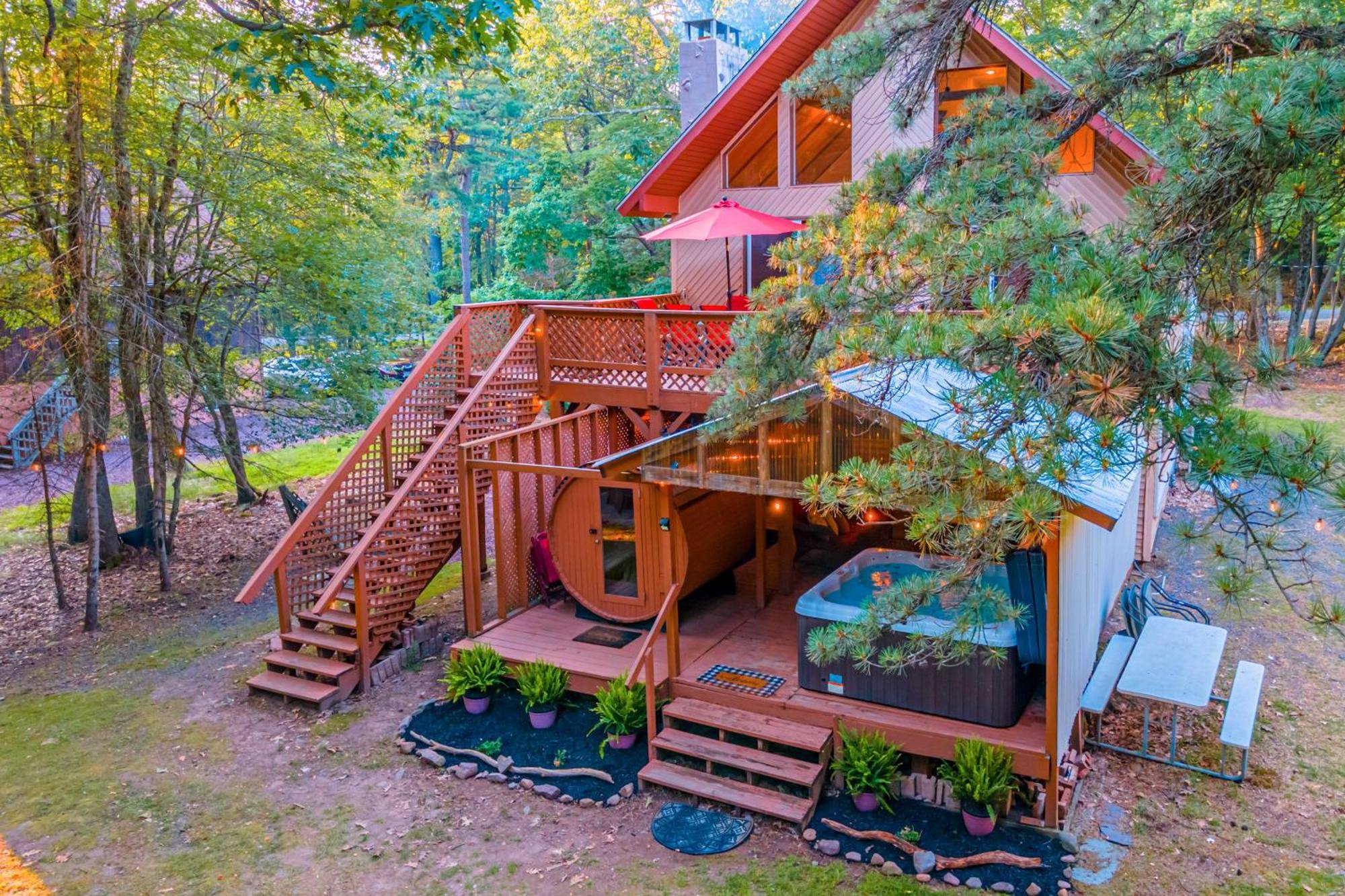 Poconos Ski Retreat With Sauna, Hot Tub, And Game Room Lake Harmony Esterno foto