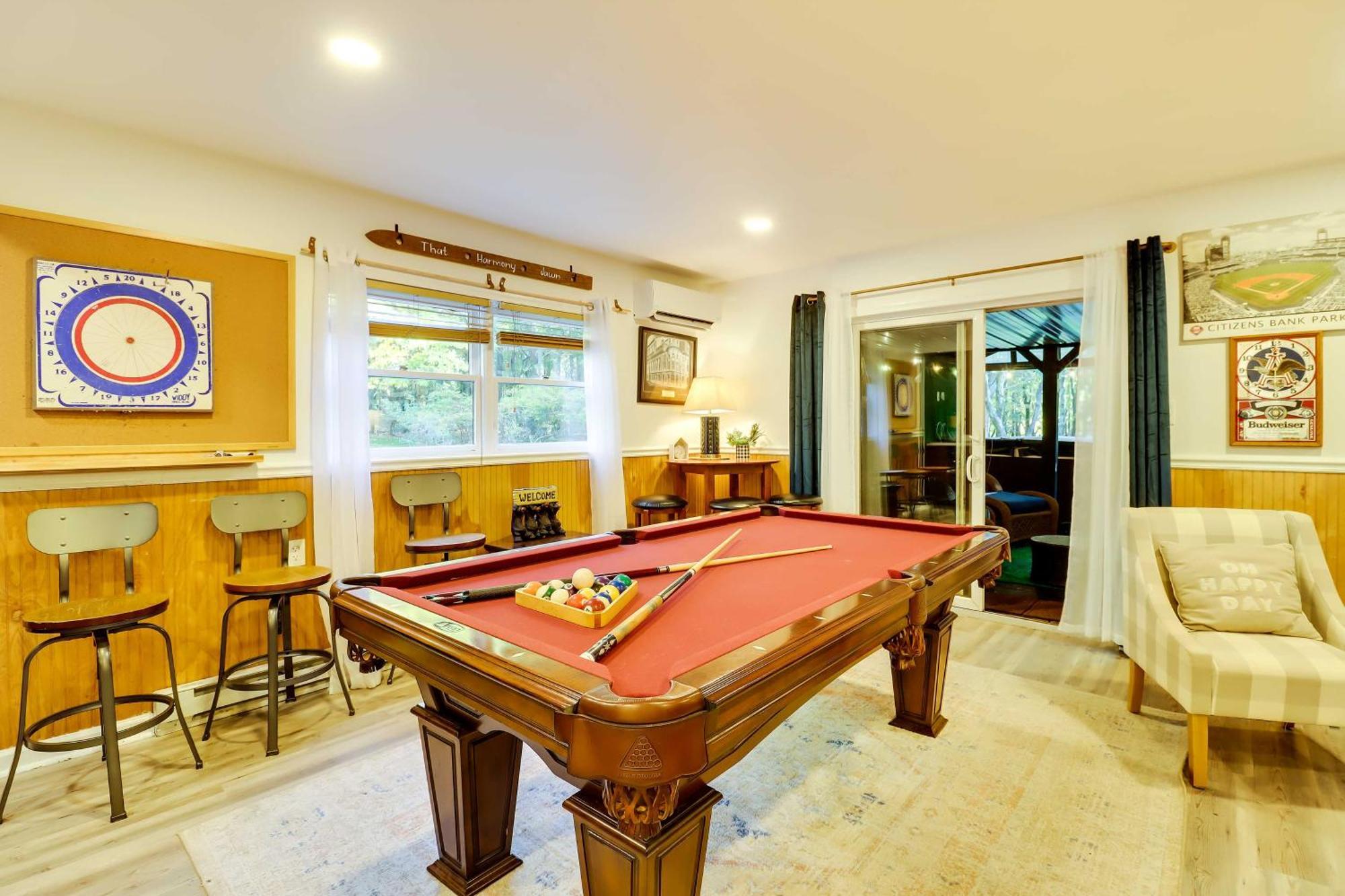 Poconos Ski Retreat With Sauna, Hot Tub, And Game Room Lake Harmony Esterno foto