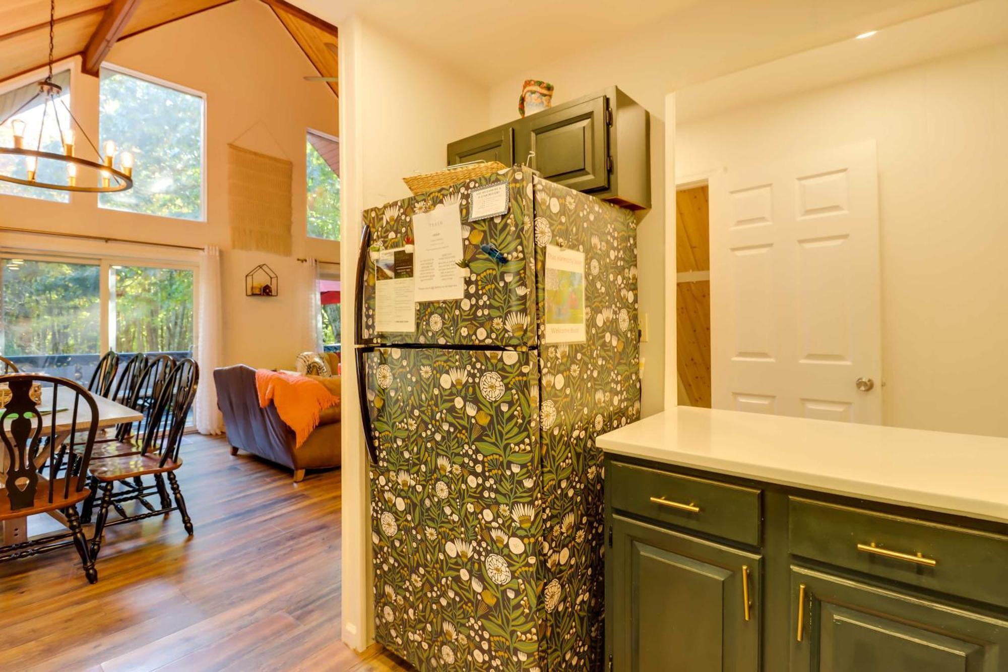 Poconos Ski Retreat With Sauna, Hot Tub, And Game Room Lake Harmony Esterno foto