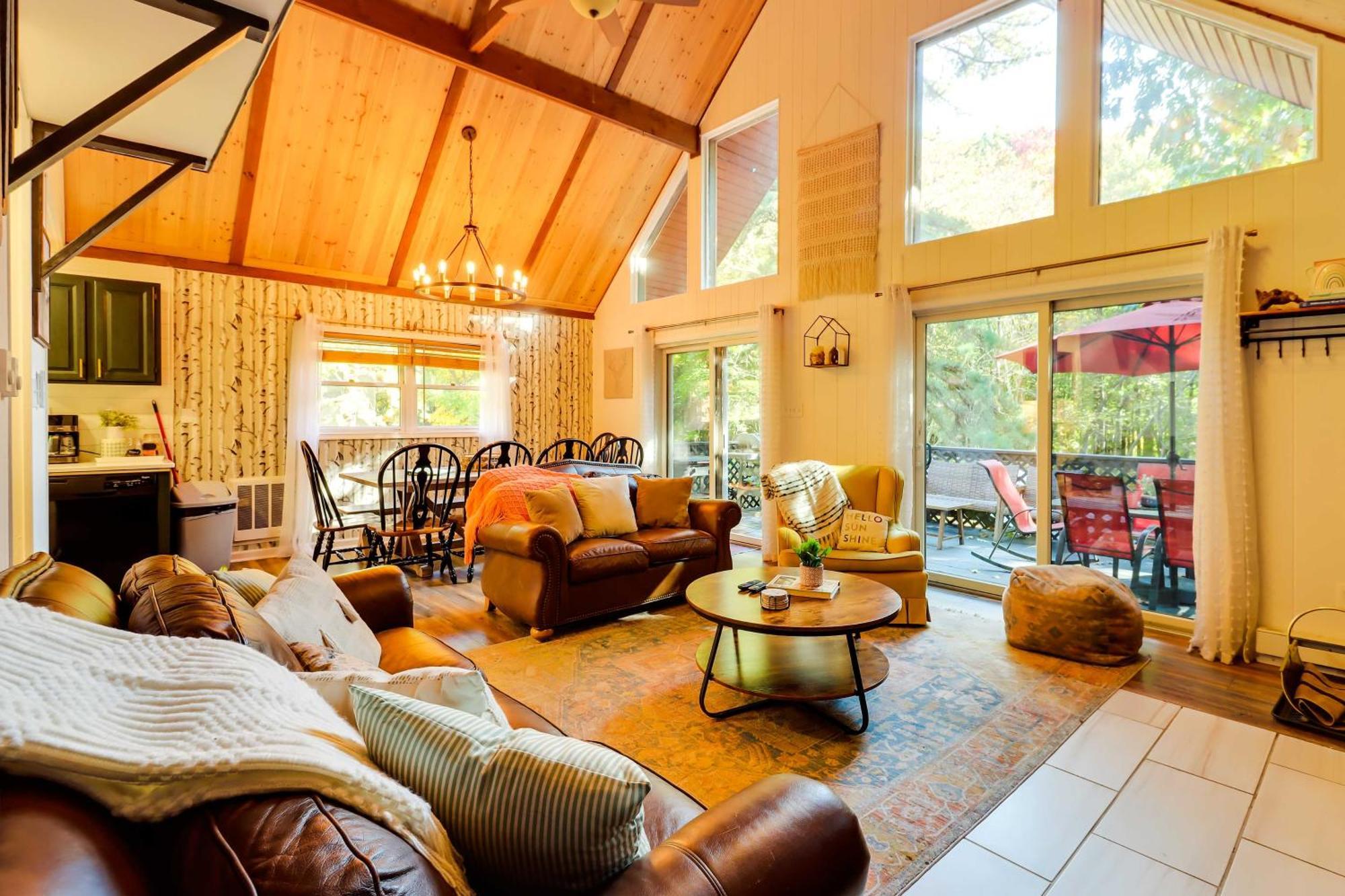 Poconos Ski Retreat With Sauna, Hot Tub, And Game Room Lake Harmony Esterno foto